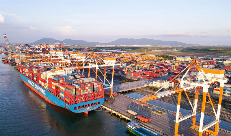 Cat Lai Port is one of the major seaports in Vietnam capable of handling international export shipments to England.