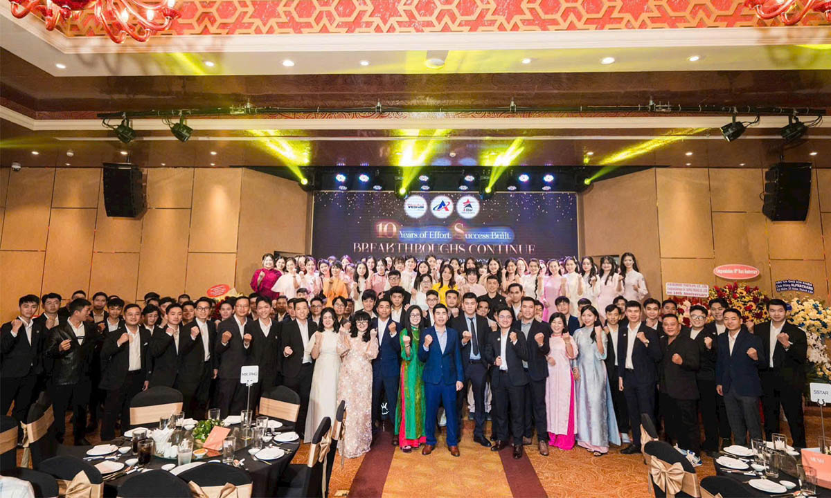AlphaTrans's team in Vietnam